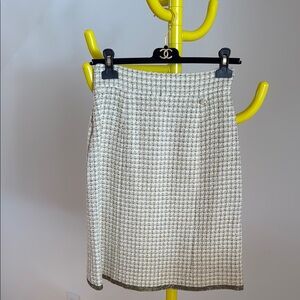 CHANEL Women's White Tweed A-Line Skirt